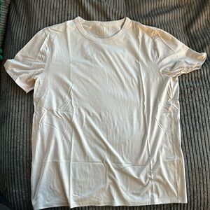 Lululemon fundamental tee (M)